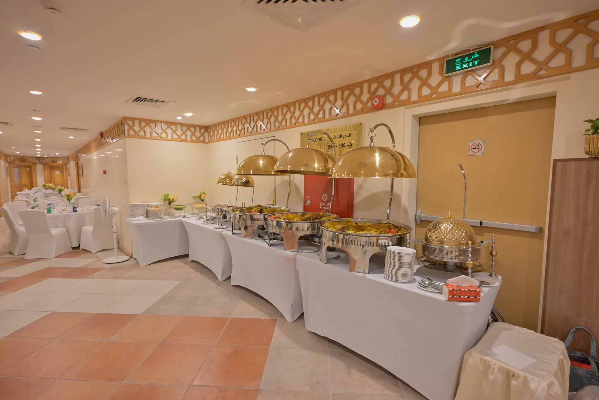 معرض 11